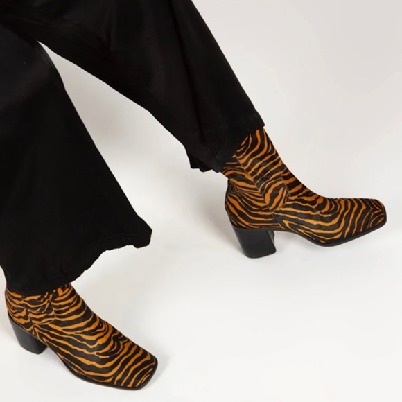 NWOT Intentionally Blank, PG Bootie: Tiger - Picture 3 of 4